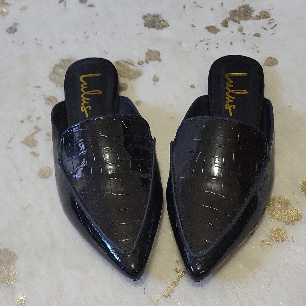 Lulu's Black Croc-Embossed Women's Mules